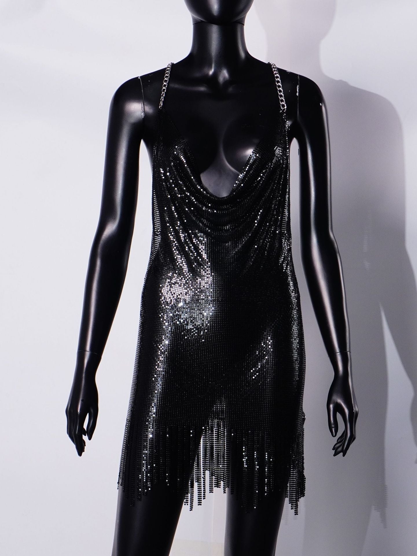 New metal splicing backless sexy dress